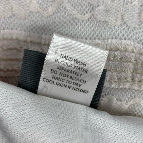 Ivory Lace Sleeveless Top - Picture 8 of 8